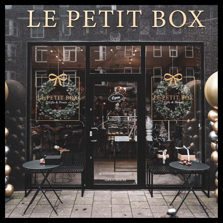 Le Petit Box - Betjeman & Barton